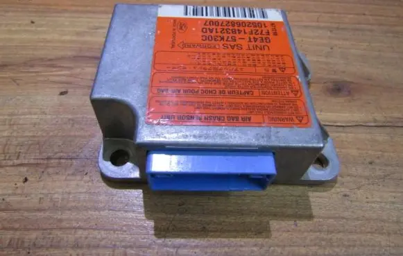 Mazda 626 Airbag control unit/module GE4T57K30C