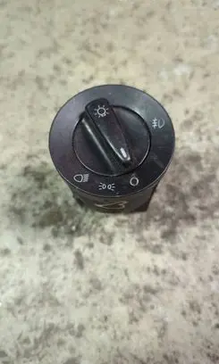 Volkswagen Golf V Light switch 1C0941531