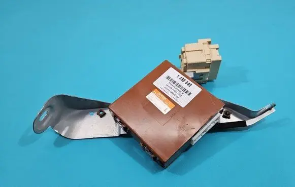 Lexus RX 330 - 350 - 400H Central body control module 88650-48140 IMPRK1438840