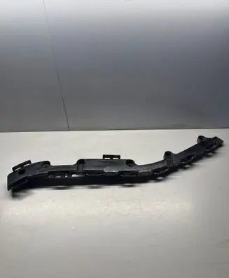 Rear bumper mounting bracket