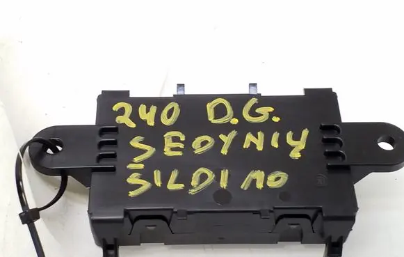 Mercedes-Benz CLS C218 X218 Seat heating relay A0375453132