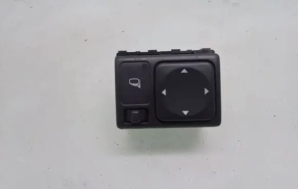 Nissan Note (E11) Wing mirror switch
