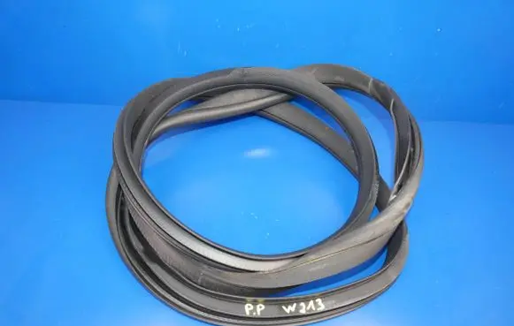 Mercedes-Benz E W213 Front door rubber seal W243