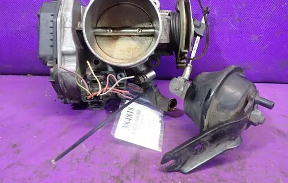 Audi A6 S6 C5 4B Throttle body valve 