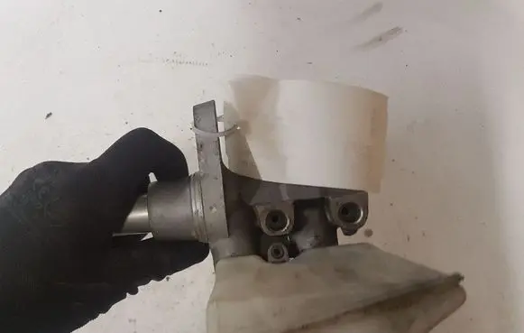 Citroen C4 I Picasso Master brake cylinder 965400218001 03355815253