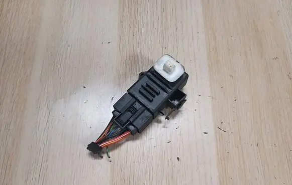 Skoda Rapid (NH) Seat heating relay 6R0959772A