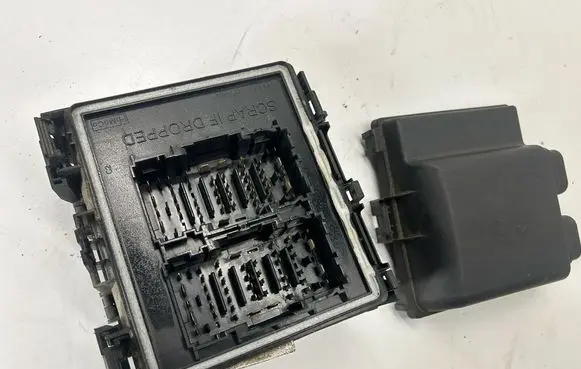 Ford Bronco Fuse box set JX6T14A094AE LX6T14D068MAB 1JF020003046