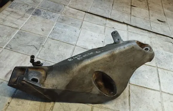 BMW X6 E71 Engine mounting bracket 22116787489