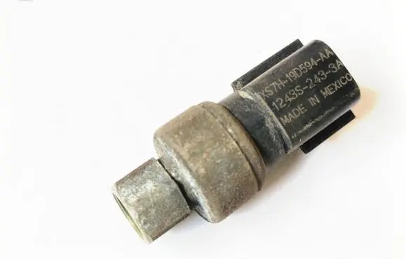 Ford Mondeo Mk III Air conditioning (A/C) pressure sensor XS7H19D594AA