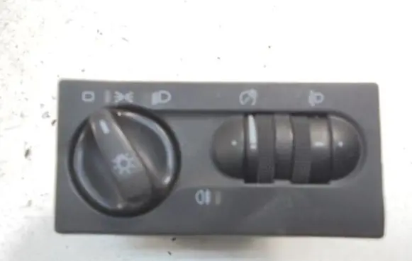 Volkswagen Golf III Light switch 1H6941531N