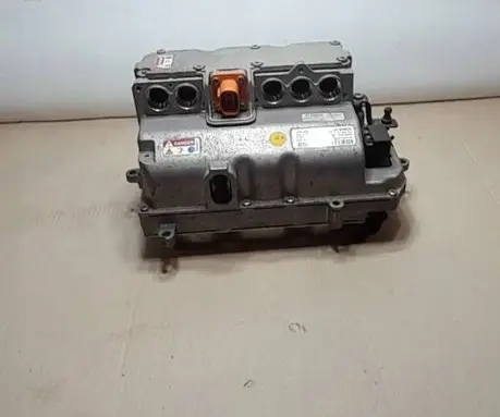 Volkswagen Golf VII Voltage converter inverter 5QE907070A