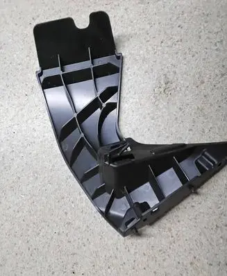 BMW M5 F90 Front bumper mounting bracket 8065321