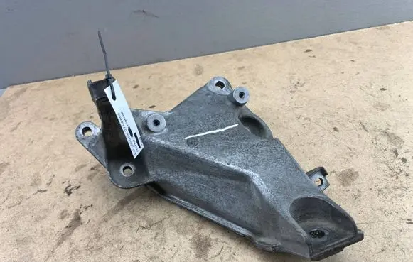 BMW 3 E90 E91 Engine mounting bracket 6760309 22116760309 2211676030907
