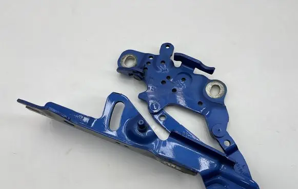 Engine bonnet/hood hinges