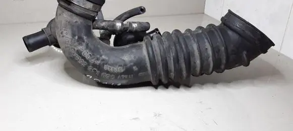 Audi A4 S4 B5 8D Air intake hose/pipe 058133356A 034129101A 058145710