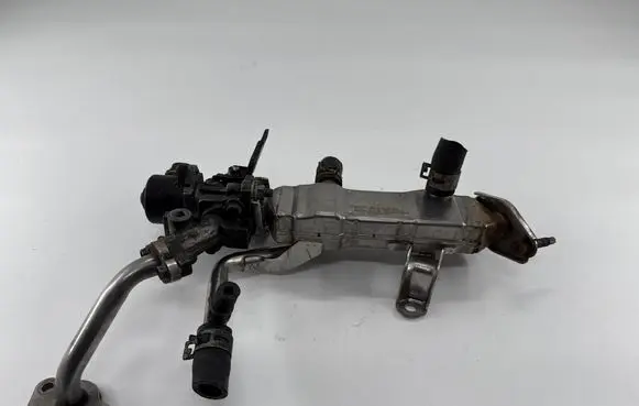 Toyota Prius+ (ZVW40) EGR valve cooler 2560137010B 30A17B0470