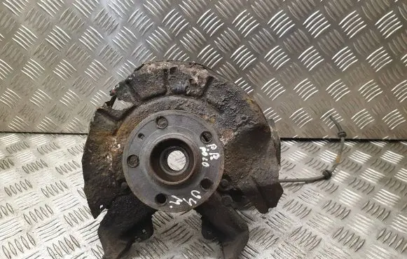 Volkswagen Polo Front wheel hub