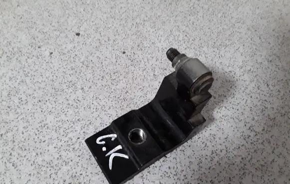 BMW 5 E60 E61 Rear door upper hinge 7068089
