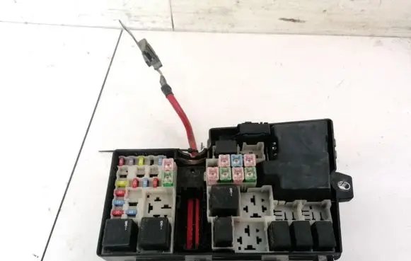 Volvo S40 Fuse box set 8688039 BP4K66767
