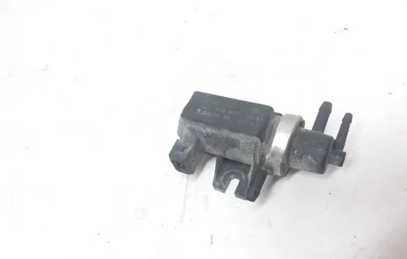 Audi A6 S6 C4 4A Turbo solenoid valve 1H0906627