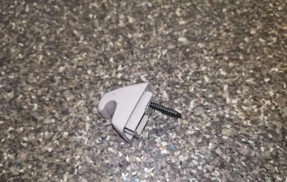 Buick Encore I Sun visor clip/hook/bracket 