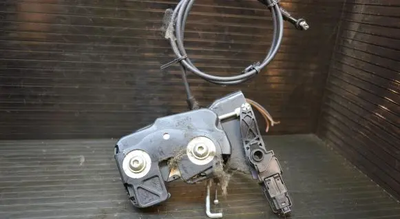 Mercedes-Benz E W212 Seat back rest lock catch A2129200672