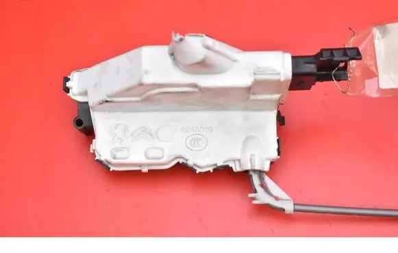 Citroen C4 Cactus Rear door lock 016903