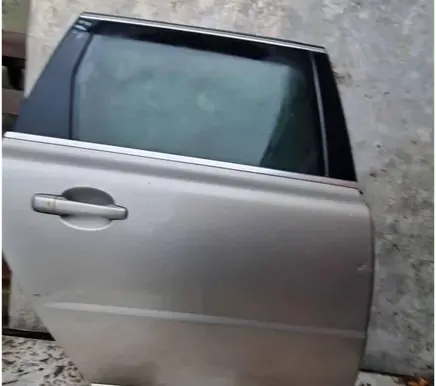 Volvo V70 Rear door