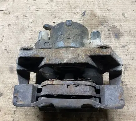 BMW 5 E39 Front brake caliper 6022296