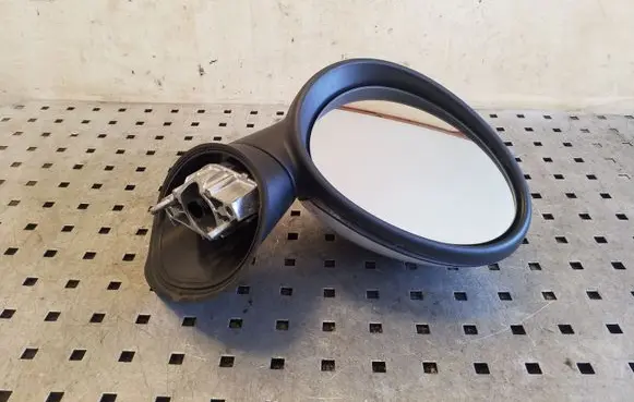 Mini Cooper Countryman R60 Front door electric wing mirror