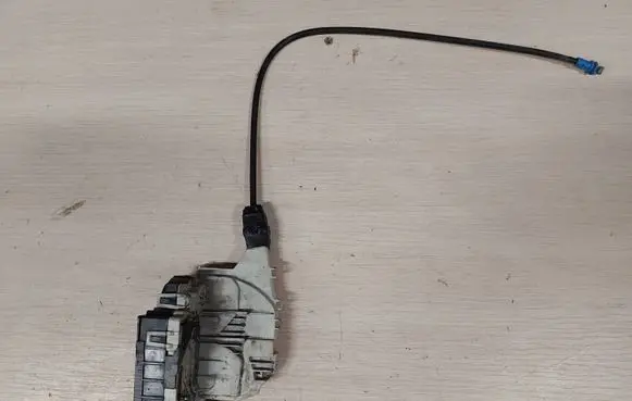 Volkswagen Crafter Front door lock A9067200035