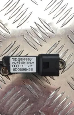 Audi A4 S4 B5 8D Airbag deployment crash/impact sensor 8d0959643b