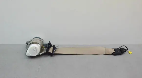 Mercedes-Benz GLK (X204) Front seatbelt A2048600486