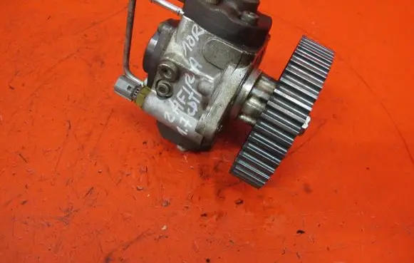 Chevrolet Zafira B Fuel injection high pressure pump 98103028 8981030281