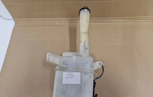 Toyota Corolla Verso E110 Windshield washer fluid reservoir/tank