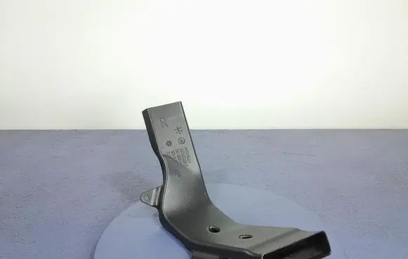 Audi A4 S4 B7 8E 8H Intercooler air guide/duct channel 7343458