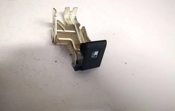 Honda CR-V Fuel tank opening switch 