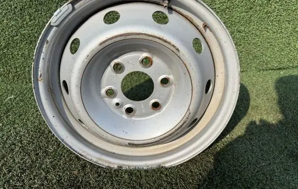 Iveco Daily 4th gen R16 steel rim 504103598