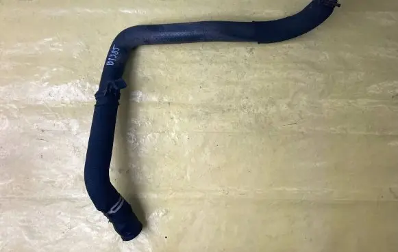 Mercedes-Benz B W245 Engine coolant pipe/hose A1695010182