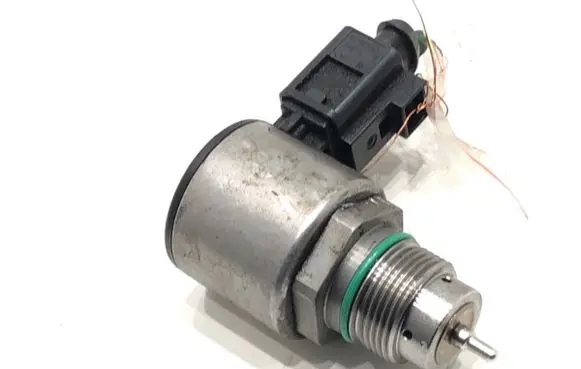 Skoda Octavia Mk3 (5E) Fuel pressure regulator 04L130764B