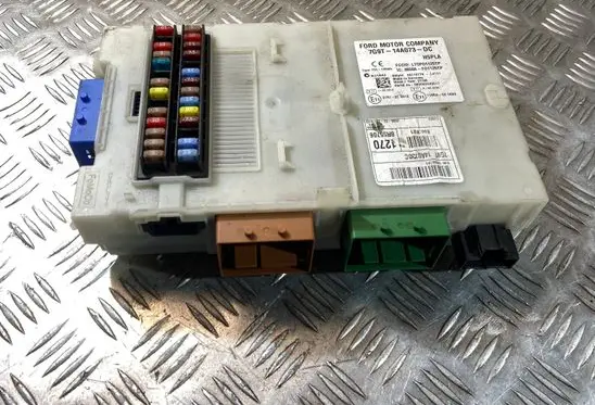 Ford Mondeo MK IV Fuse module 7G9T14A073DC