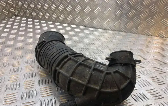 Audi A4 S4 B7 8E 8H Air intake duct part 8E0129615