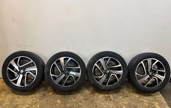 Peugeot 108 R15 alloy rim B000908277