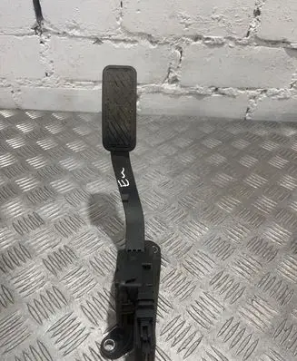 Ford Fiesta Accelerator throttle pedal 8V219F836AA