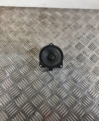 Volvo V60 Subwoofer speaker 31456827