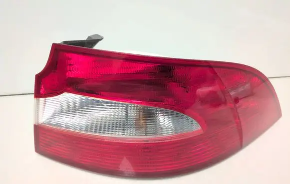 Skoda Superb B6 (3T) Rear/tail lights 086651916RF E414318