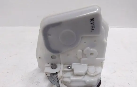 Mazda CX-3 Front door lock 5C31D0558