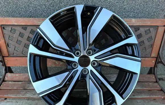 Volvo XC40 R20 alloy rim 