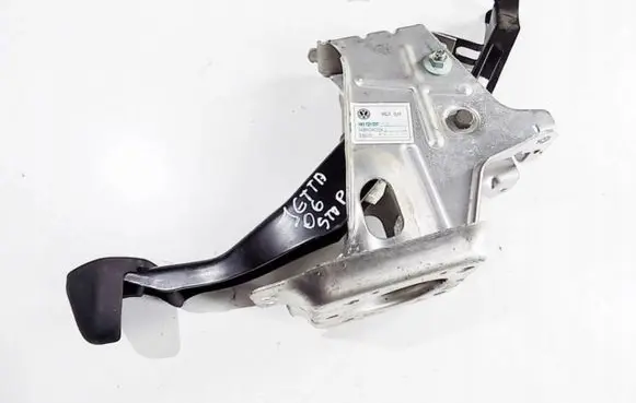 Volkswagen Jetta V Brake pedal