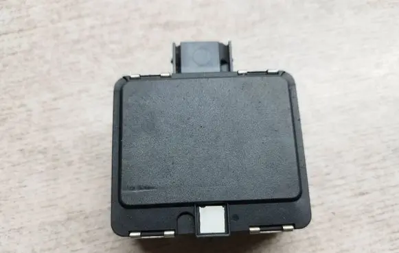 Volkswagen Golf VII Distronic sensor radar 5Q0907561D 0203300238